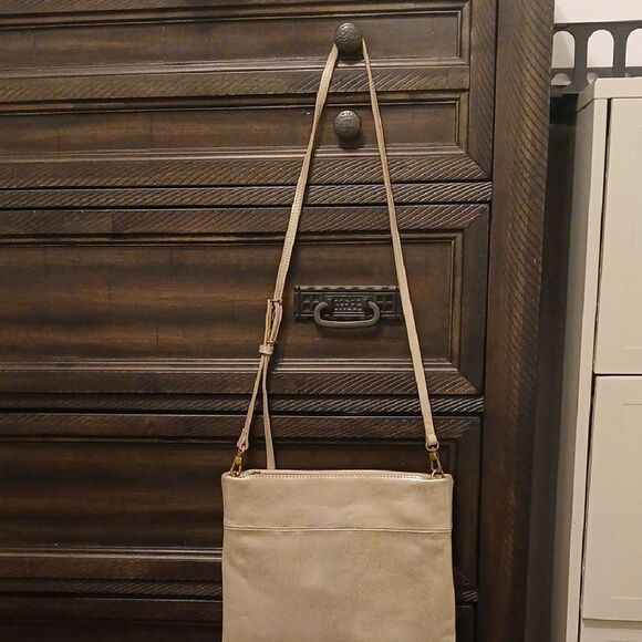 Elegant Beige Shoulder Bag - Picture 1 of 10